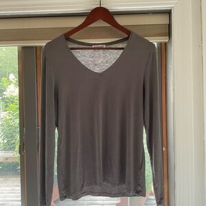 Kettlewell The Classic V Long-Sleeve Top